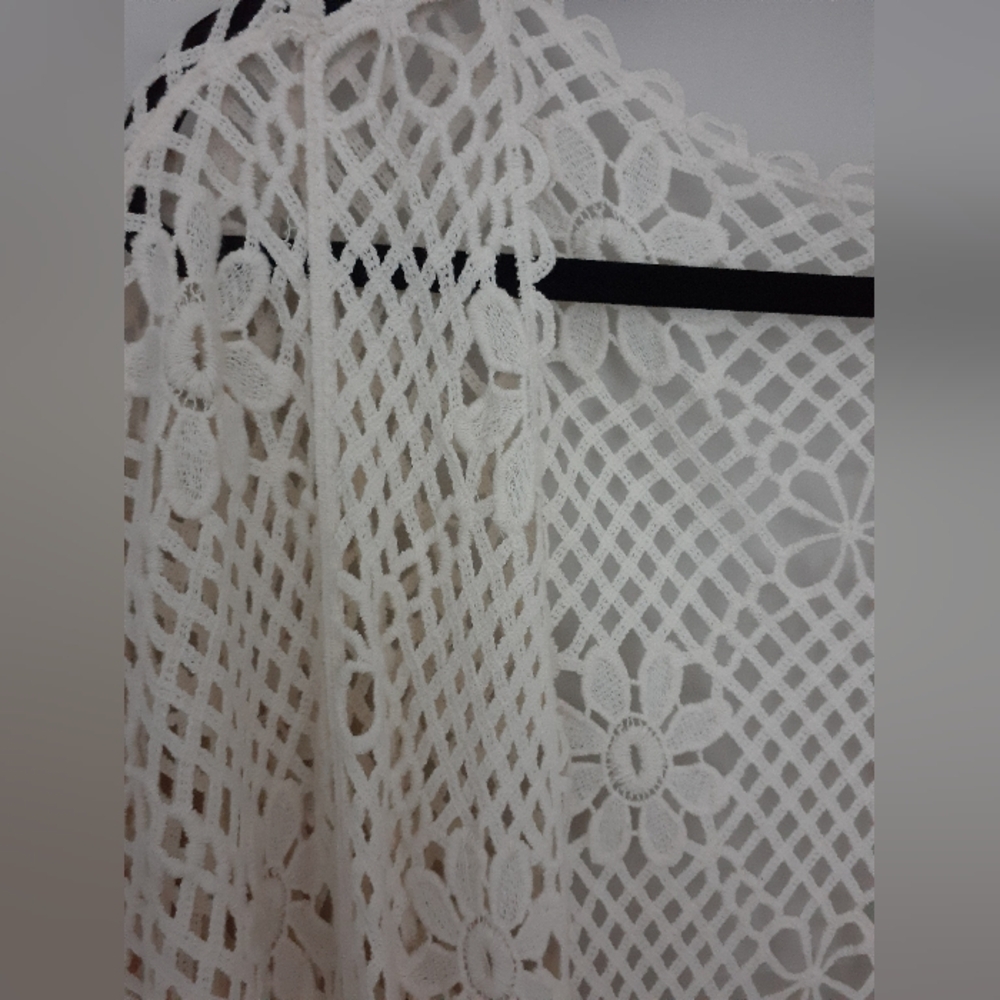 Floral Macrame Style Cardigan - Picture 6 of 11
